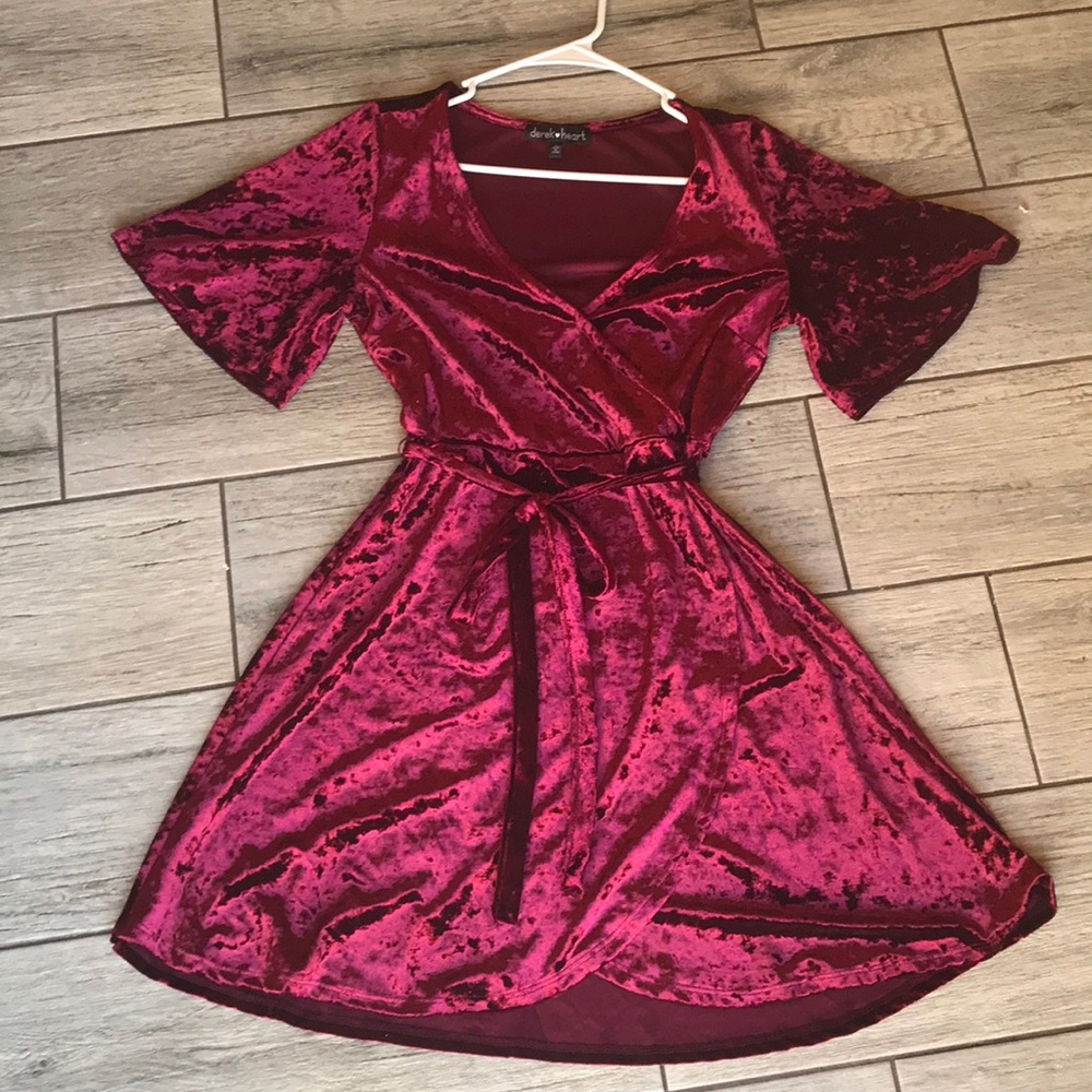 Burgundy velvet dress size M